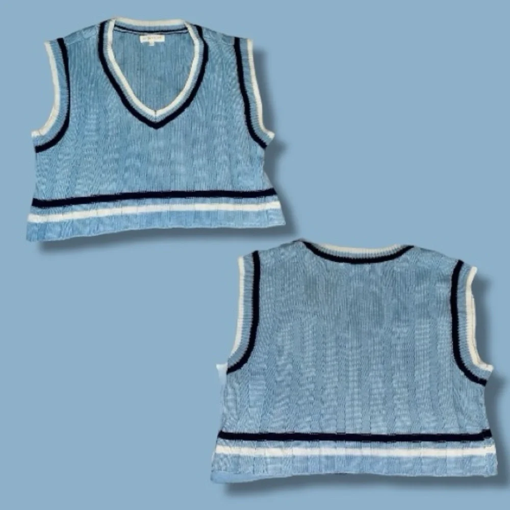 Ultra Flirt Sweater Vest Y2K Light Blue Striped V-Neck Cropped Preppy Tennis M 🍭